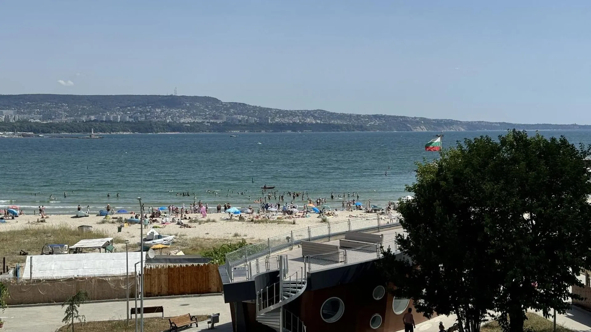Seaside Serenity - Luxurious Beach-Front Apartment With A Refreshing Pool Warna Bułgaria