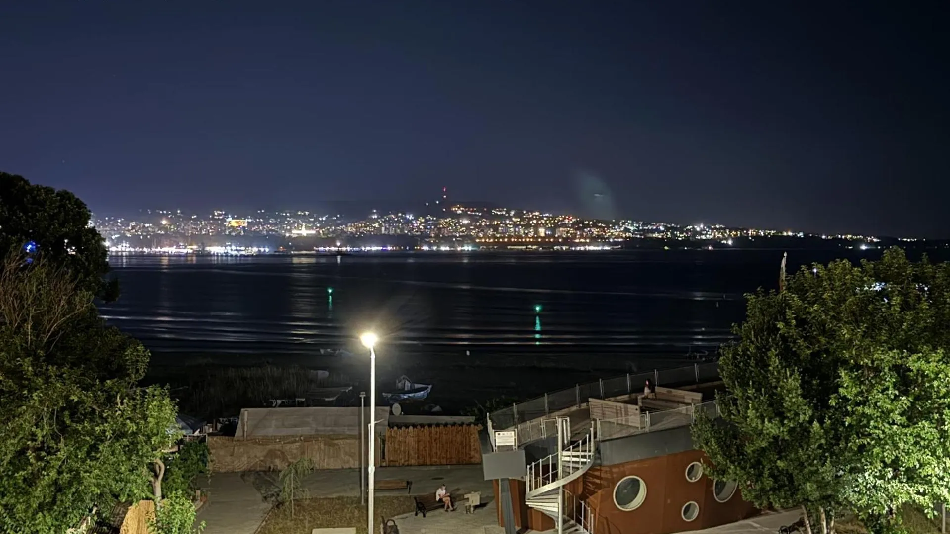 Seaside Serenity - Luxurious Beach-Front Apartment With A Refreshing Pool Varna Bulharsko