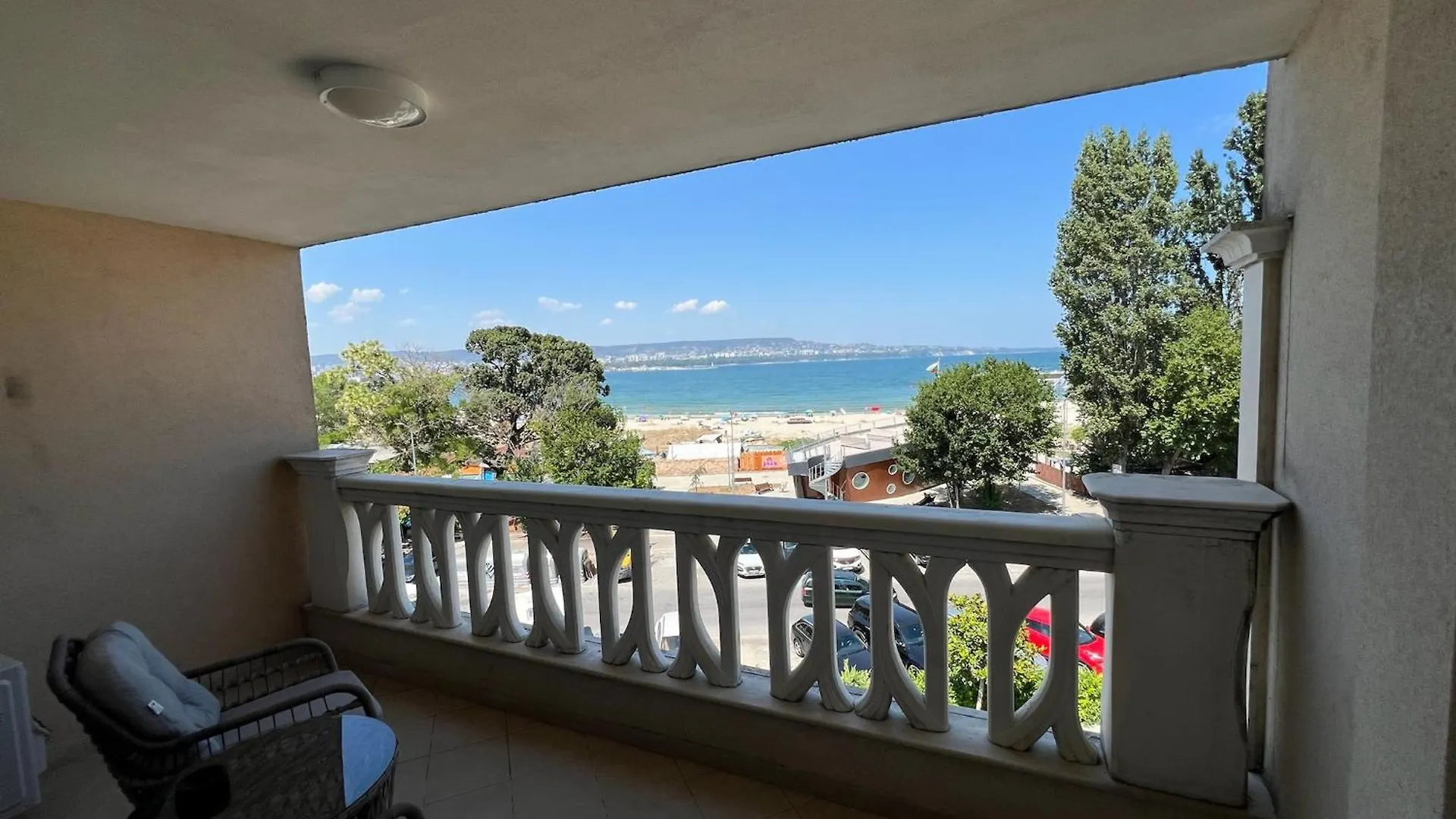 Seaside Serenity - Luxurious Beach-Front Apartment With A Refreshing Pool Warna Bułgaria